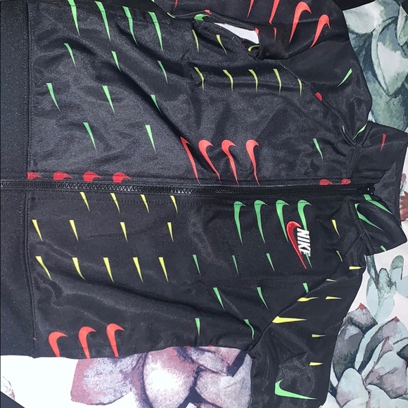 Toddler new style NIKE suit never worn NWT - Picture 2 of 3